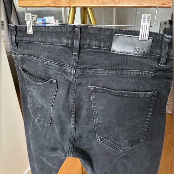 Hugo Boss Men’s Black Denim Jeans - Picture 3 of 8